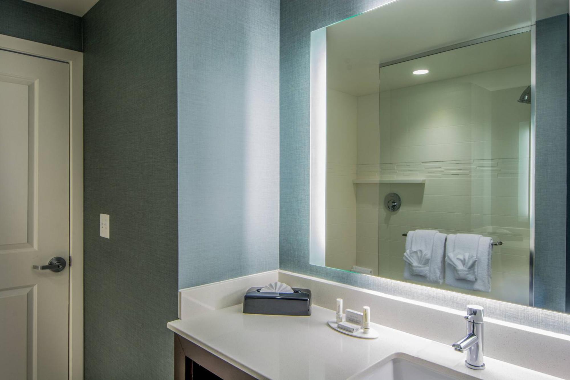 By Marriott Downtown 3* Charlottesville