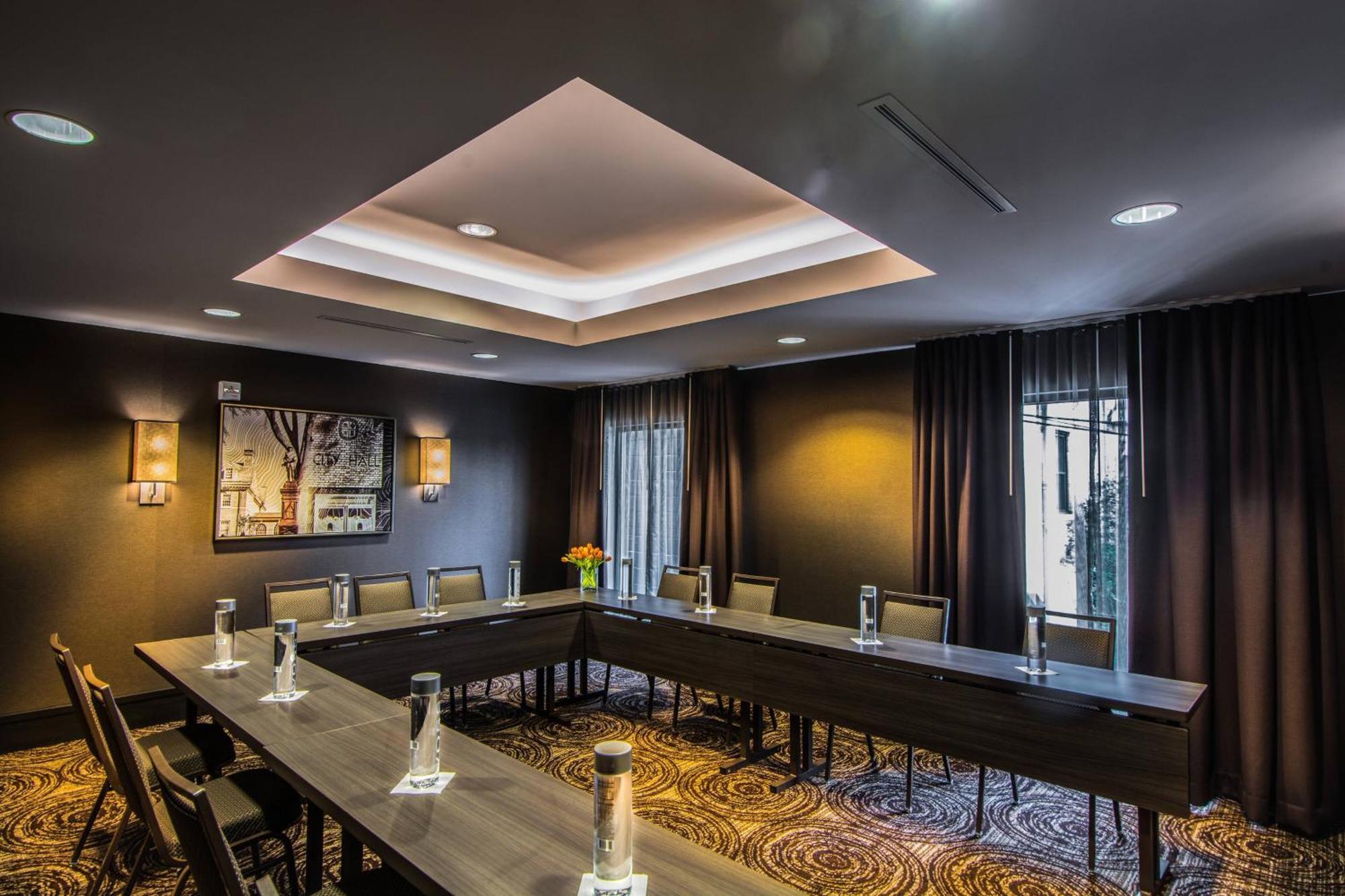 By Marriott Downtown Hotel