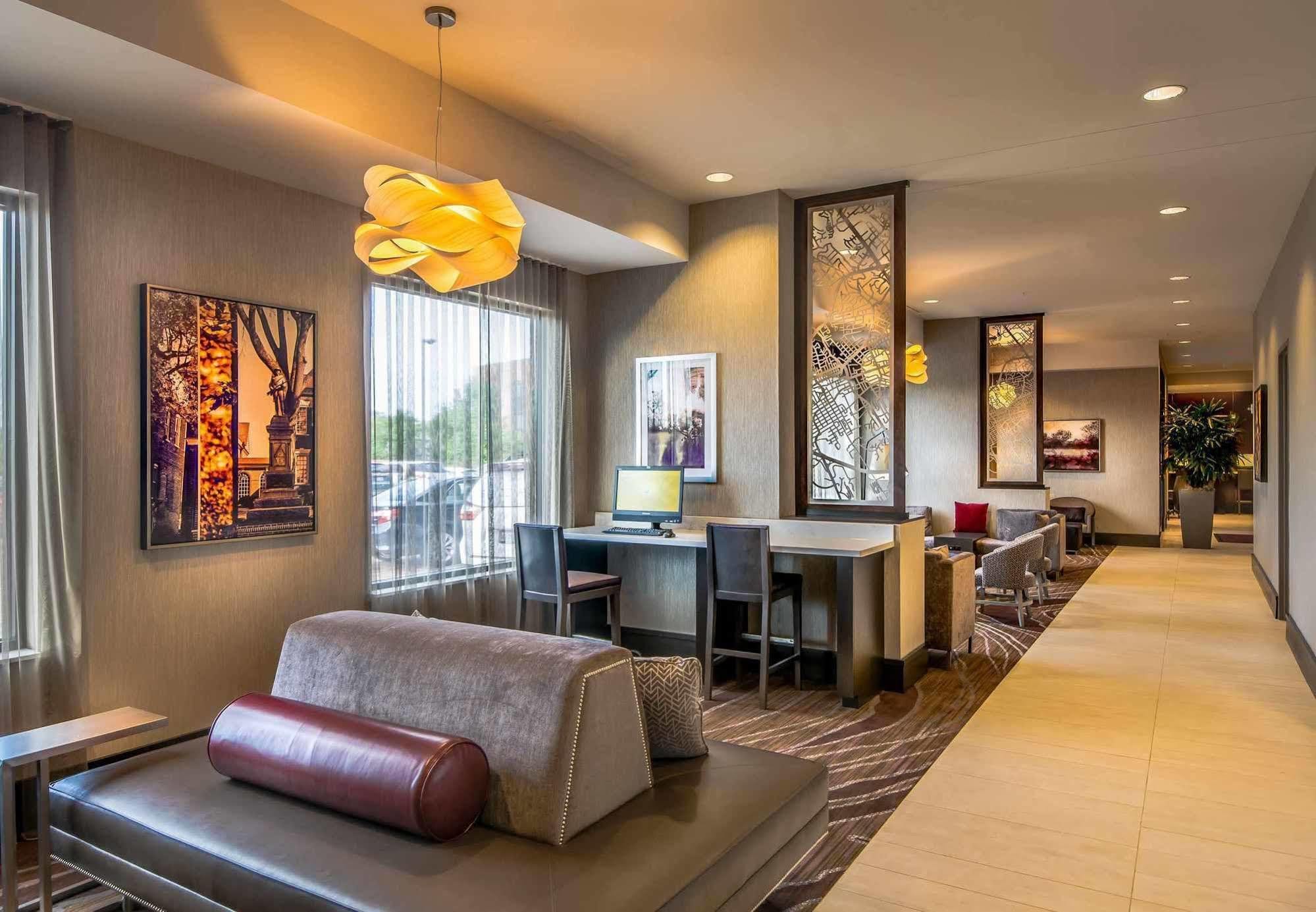 By Marriott Downtown 3*