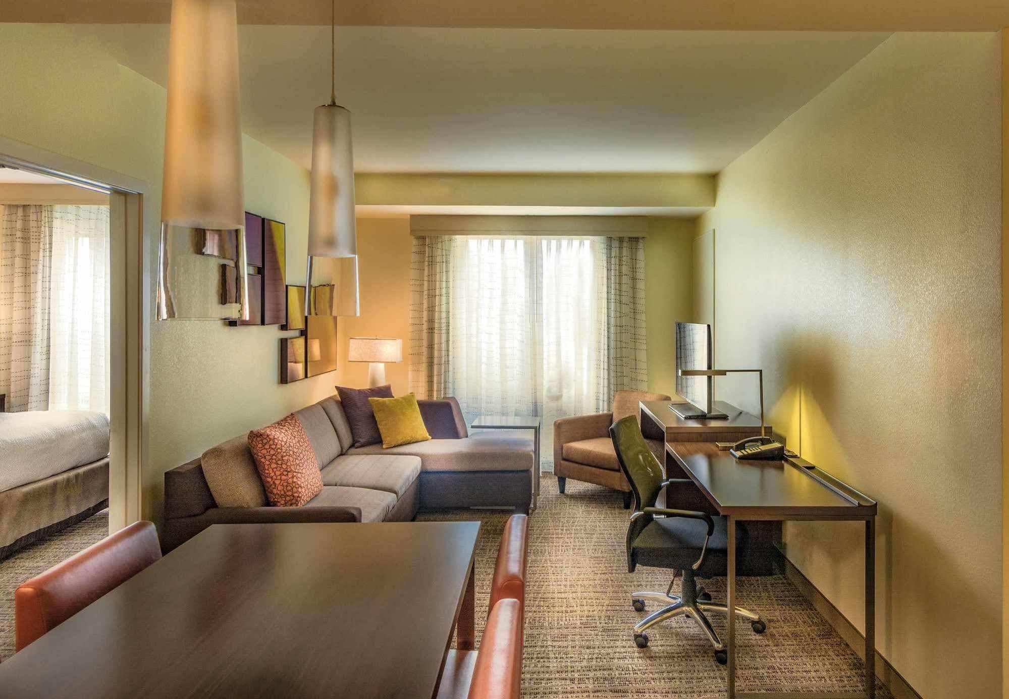 By Marriott Downtown Hotel Charlottesville