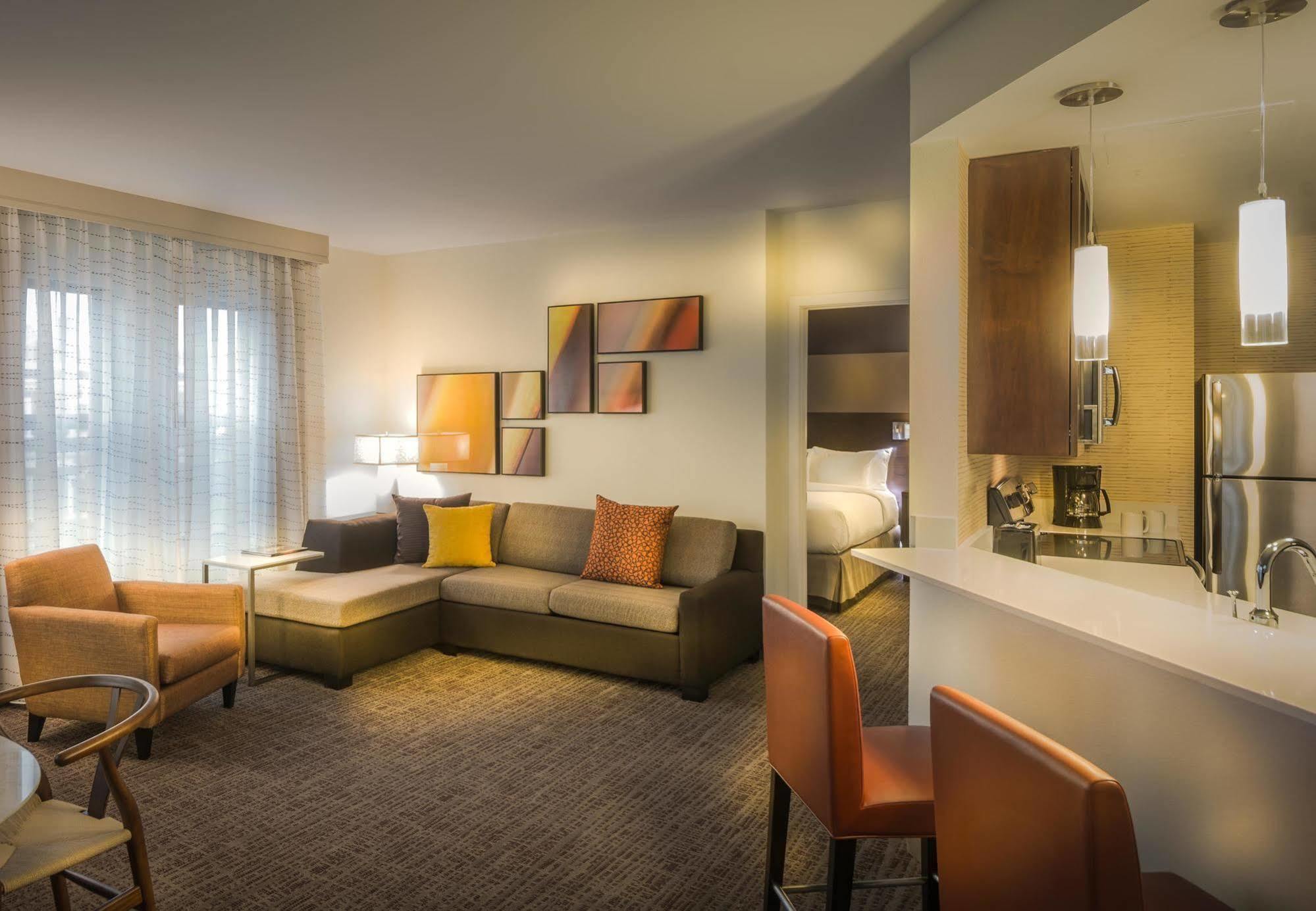 By Marriott Downtown Hotel Charlottesville